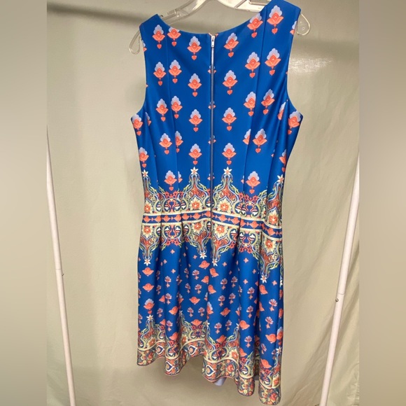 Gabby Skye Women’s Sleeveless Dress - Picture 2 of 3